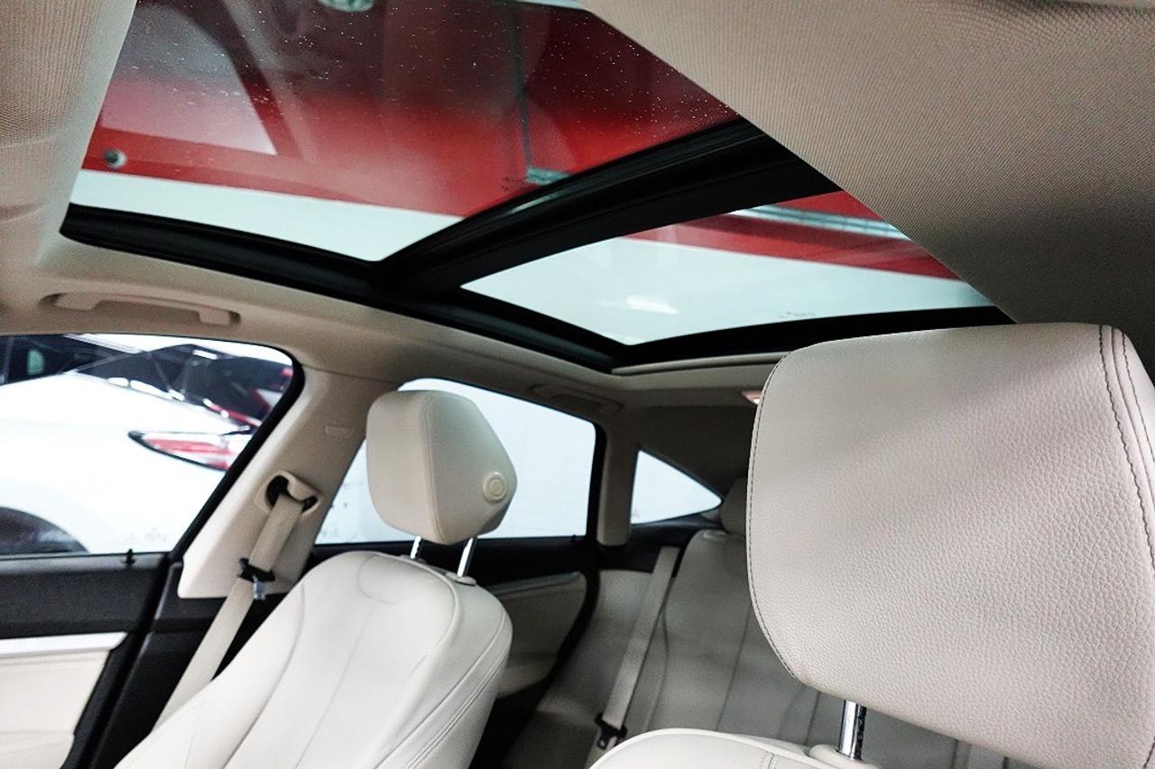 2016 BMW 3 Series 328i xDrive Gran Turismo AWD,NO ACCIDENT,LOW KM Photo