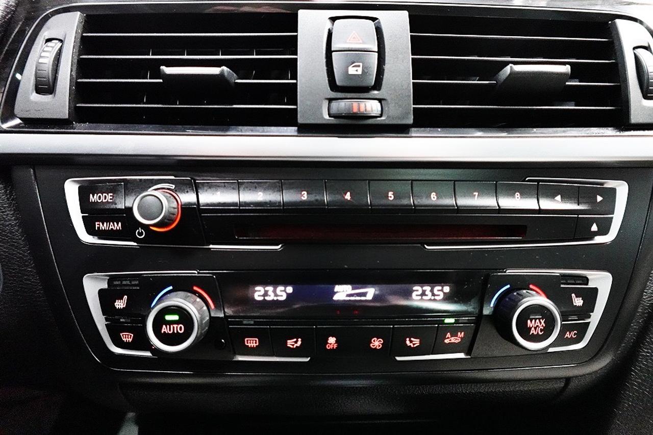 2016 BMW 3 Series 328i xDrive Gran Turismo AWD,NO ACCIDENT,LOW KM Photo