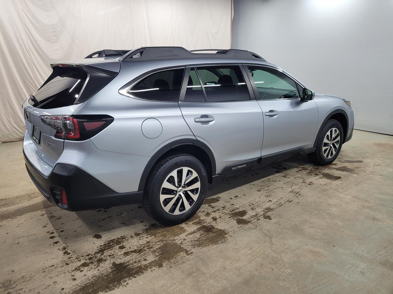 2022 Subaru Outback Touring Photo