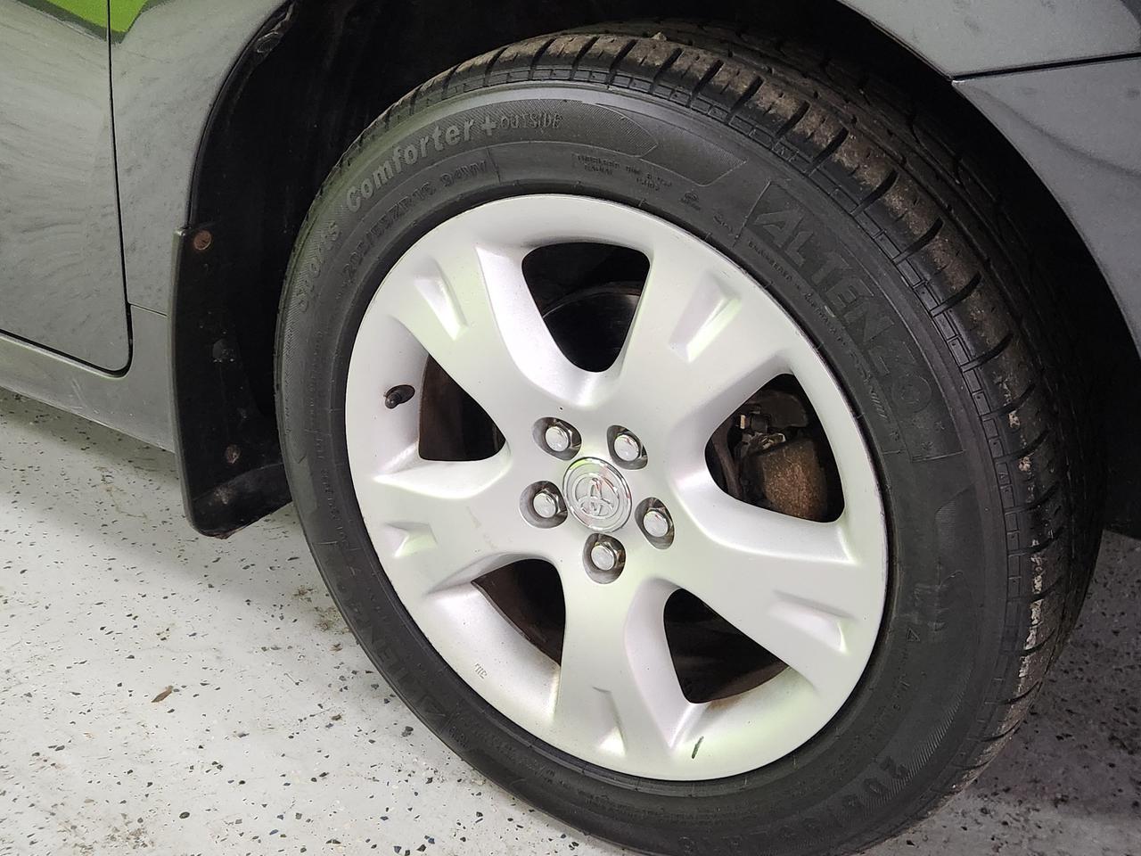 2011 Toyota Matrix Auto No Accidents A/C Power Windows Clean Photo