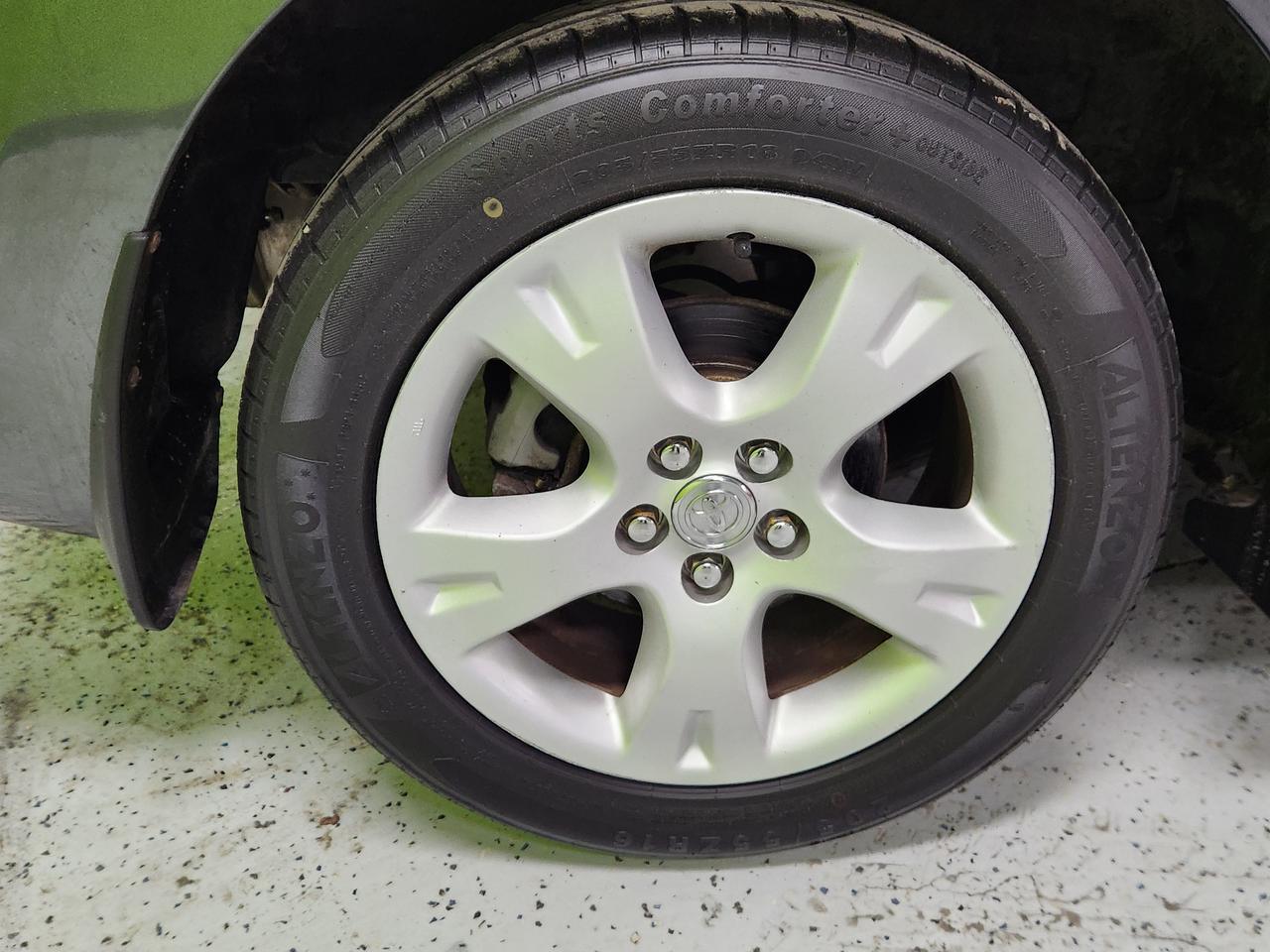 2011 Toyota Matrix Auto No Accidents A/C Power Windows Clean Photo