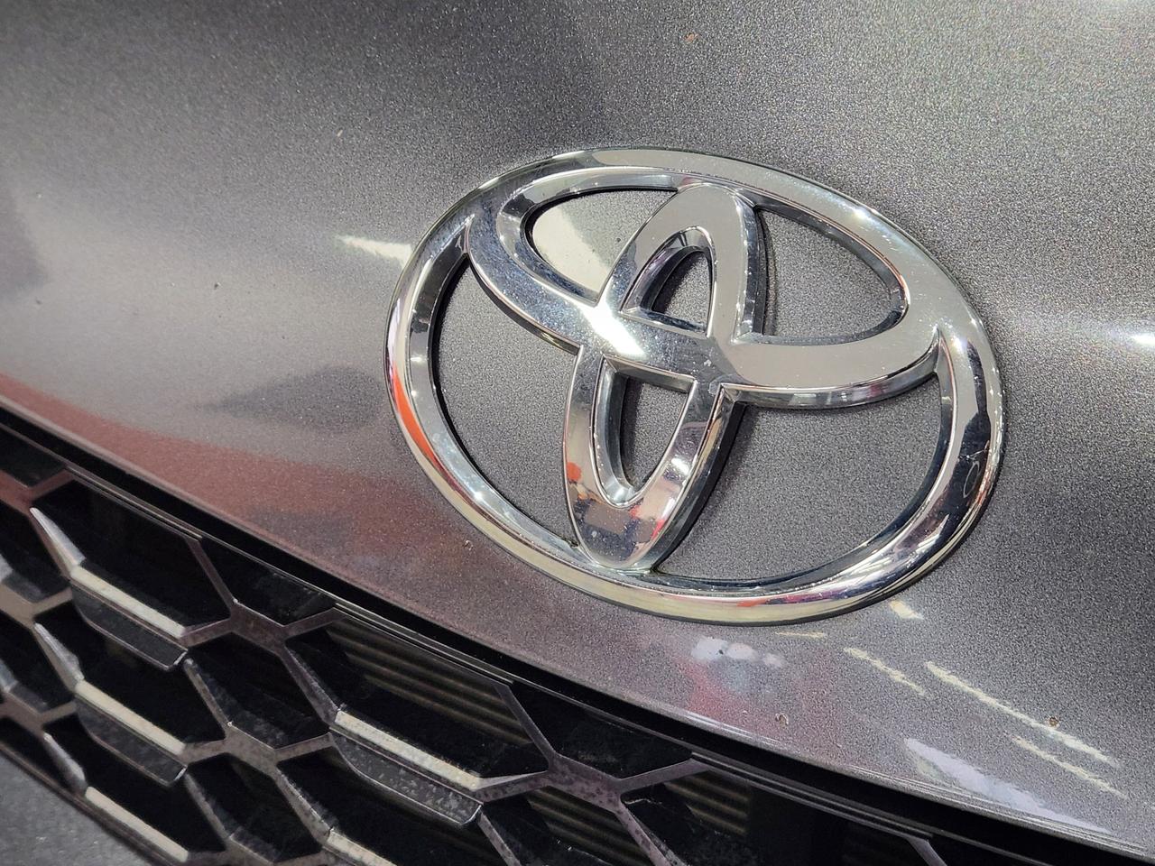 2011 Toyota Matrix Auto No Accidents A/C Power Windows Clean Photo