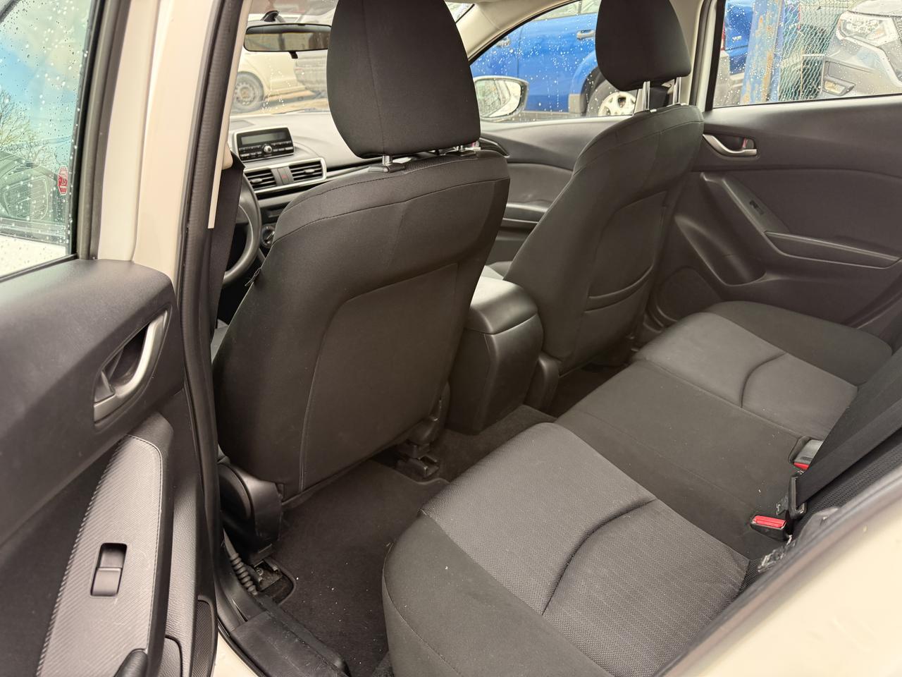 2015 Mazda MAZDA3 GX Photo