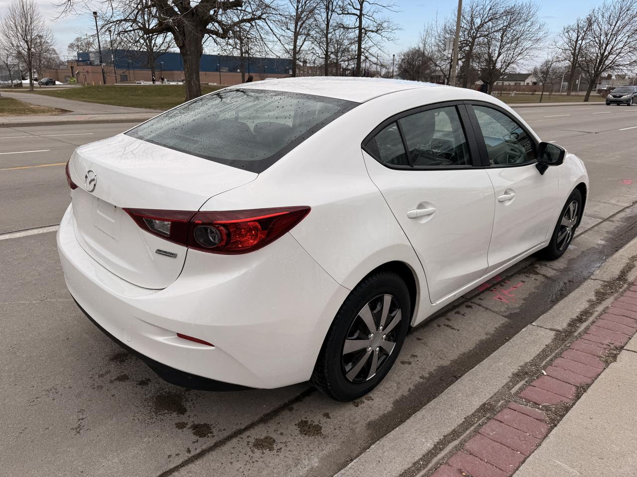2015 Mazda MAZDA3 GX Photo