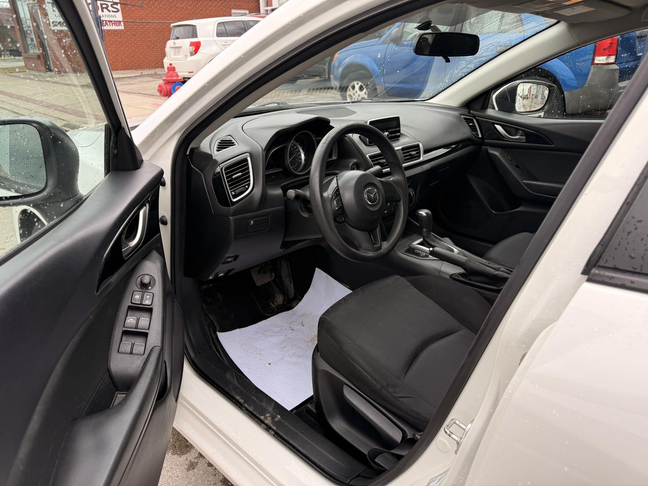 2015 Mazda MAZDA3 GX Photo