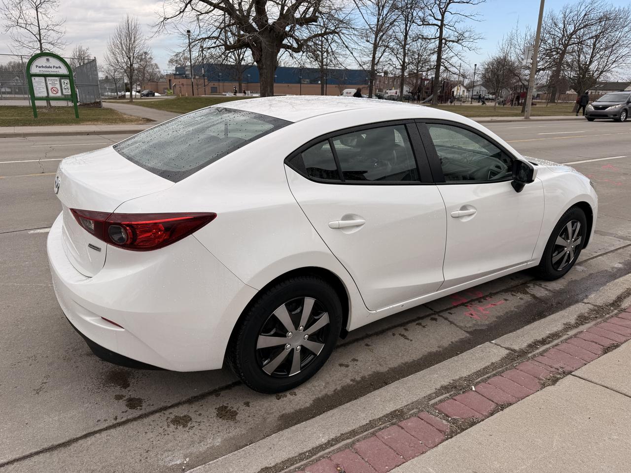 2015 Mazda MAZDA3 GX Photo