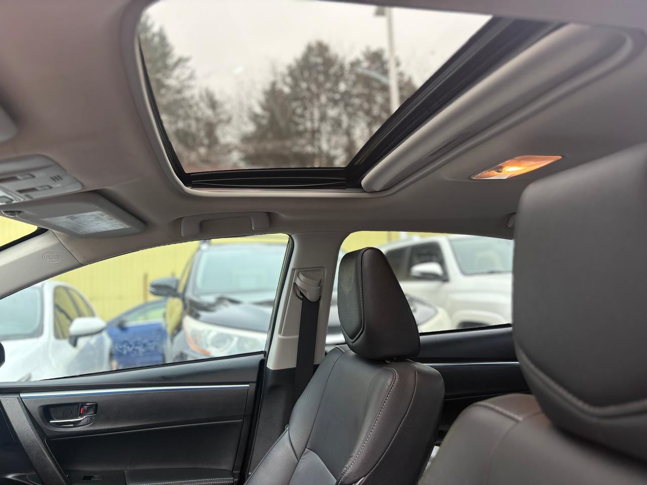 2016 Toyota Corolla LEATHER,ALLOY WHEELS,SUNROOF,NO ACCIDENT,CERTIFIED Photo