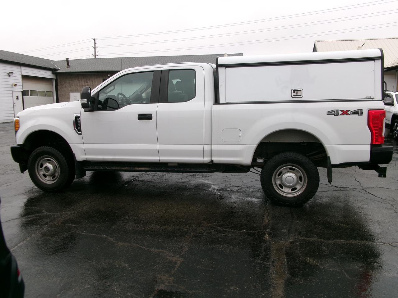 2017 Ford SUPER DUTY F-250 SRW XL SUPER CAB 4X4   "NICE TRUCK" Photo3