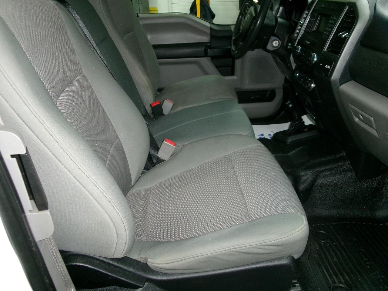 2017 Ford SUPER DUTY F-250 SRW XL SUPER CAB 4X4   "NICE TRUCK" Photo4