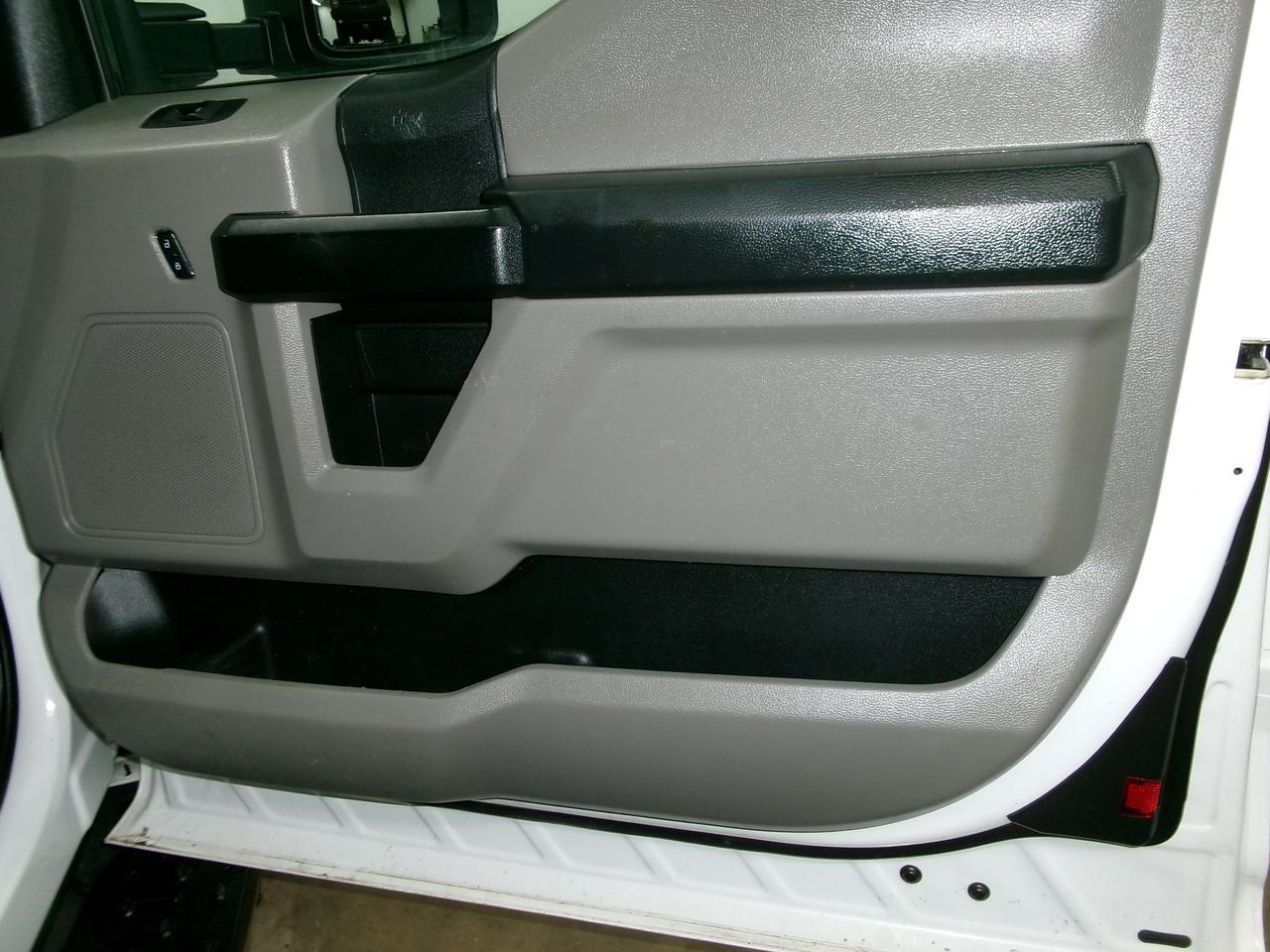 2017 Ford SUPER DUTY F-250 SRW XL SUPER CAB 4X4   "NICE TRUCK" Photo