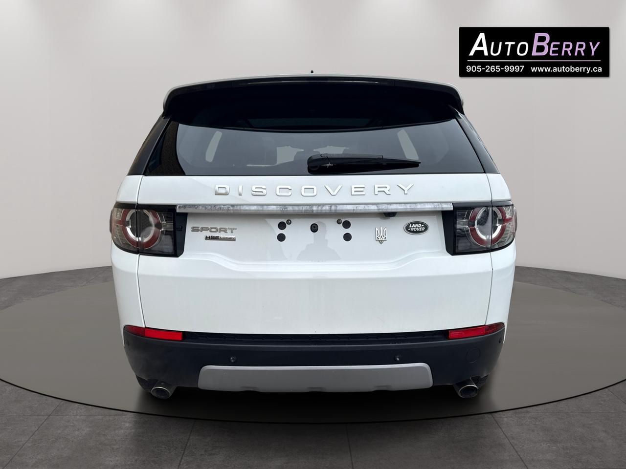 2016 Land Rover Discovery Sport HSE Luxury Photo
