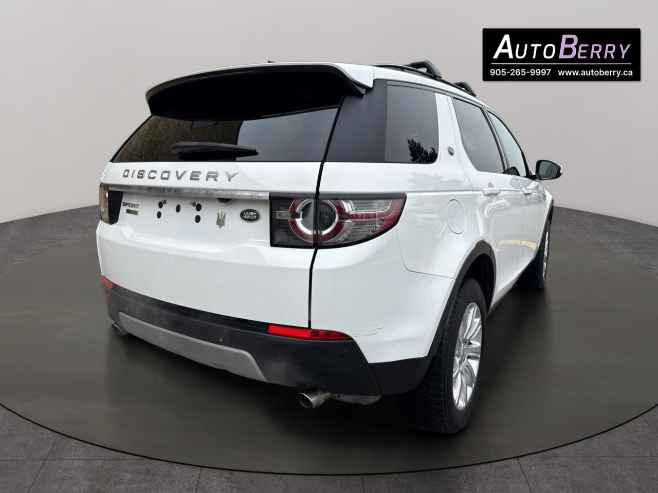 2016 Land Rover Discovery Sport HSE Luxury Photo