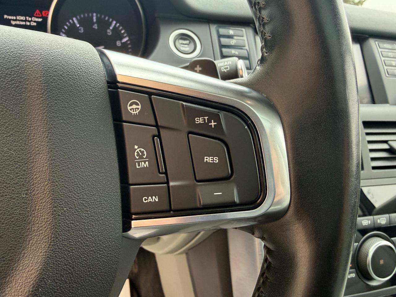 2016 Land Rover Discovery Sport HSE Luxury Photo