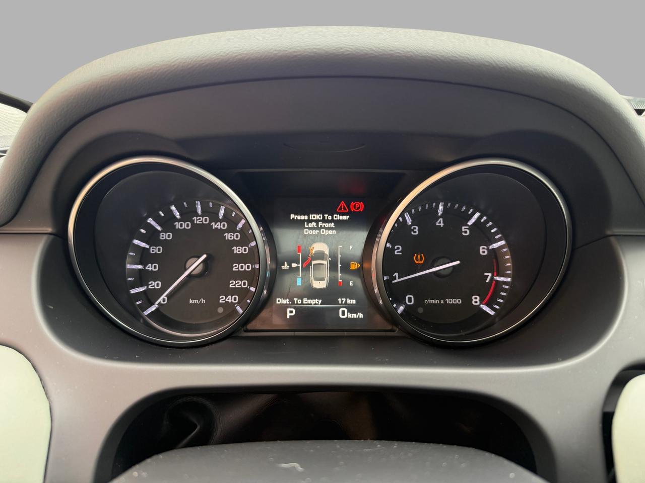 2016 Land Rover Discovery Sport HSE Luxury Photo