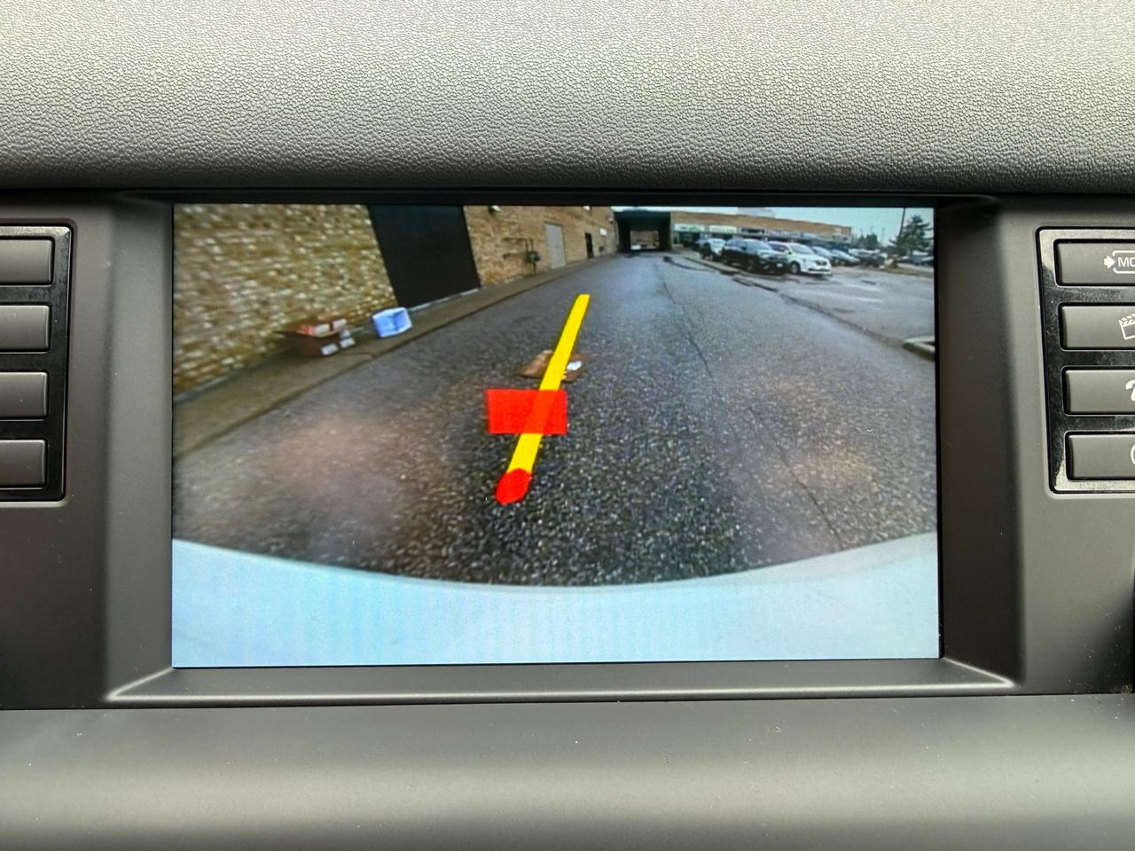 2016 Land Rover Discovery Sport HSE Luxury Photo