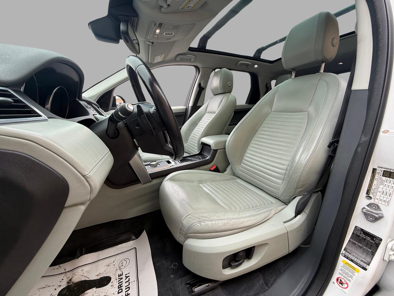 2016 Land Rover Discovery Sport HSE Luxury Photo