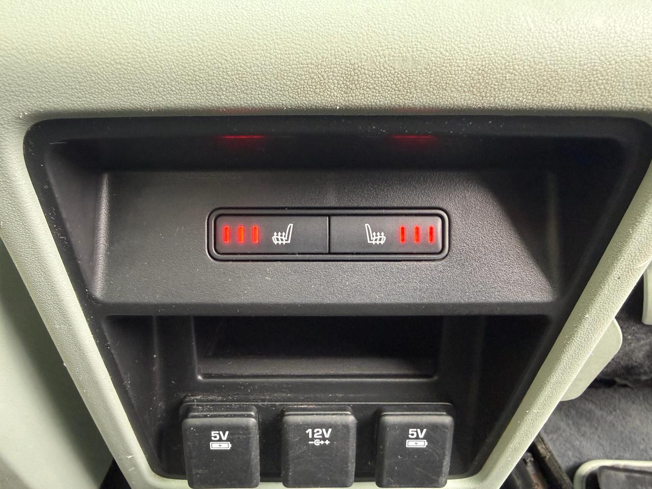 2016 Land Rover Discovery Sport HSE Luxury Photo