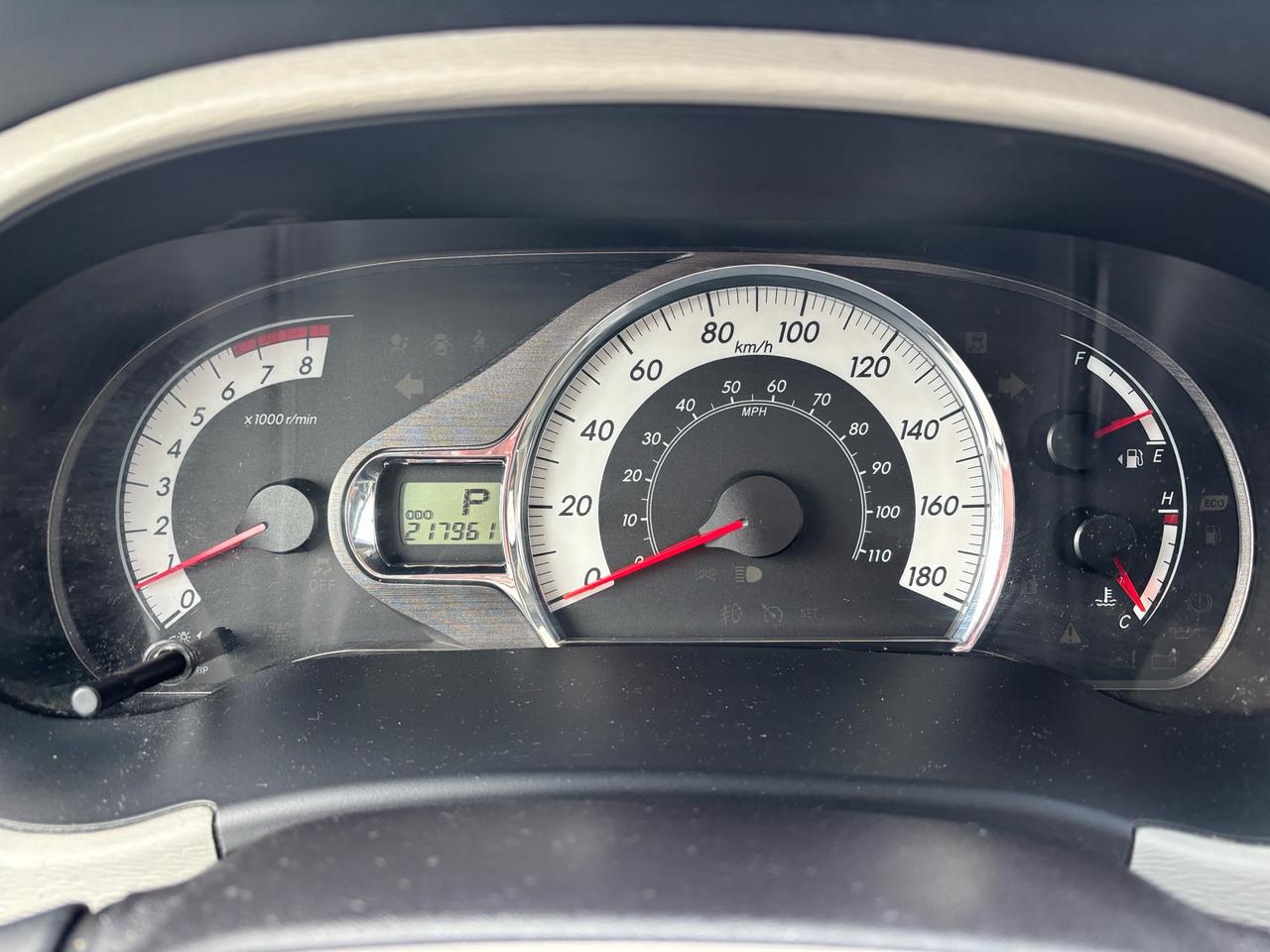 2014 Toyota Sienna SE 8-Pass FWD Photo