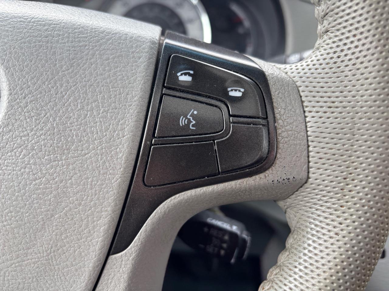 2014 Toyota Sienna SE 8-Pass FWD Photo