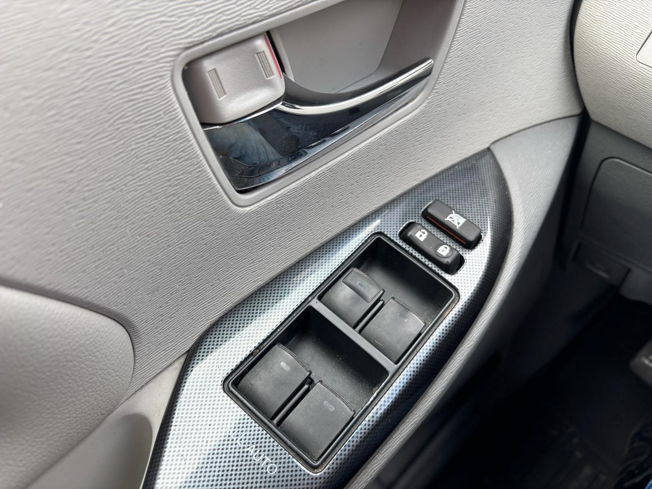 2014 Toyota Sienna SE 8-Pass FWD Photo