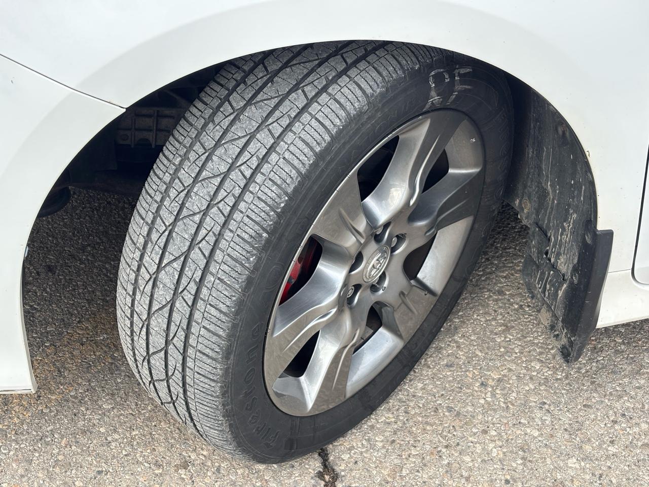 2014 Toyota Sienna SE 8-Pass FWD Photo