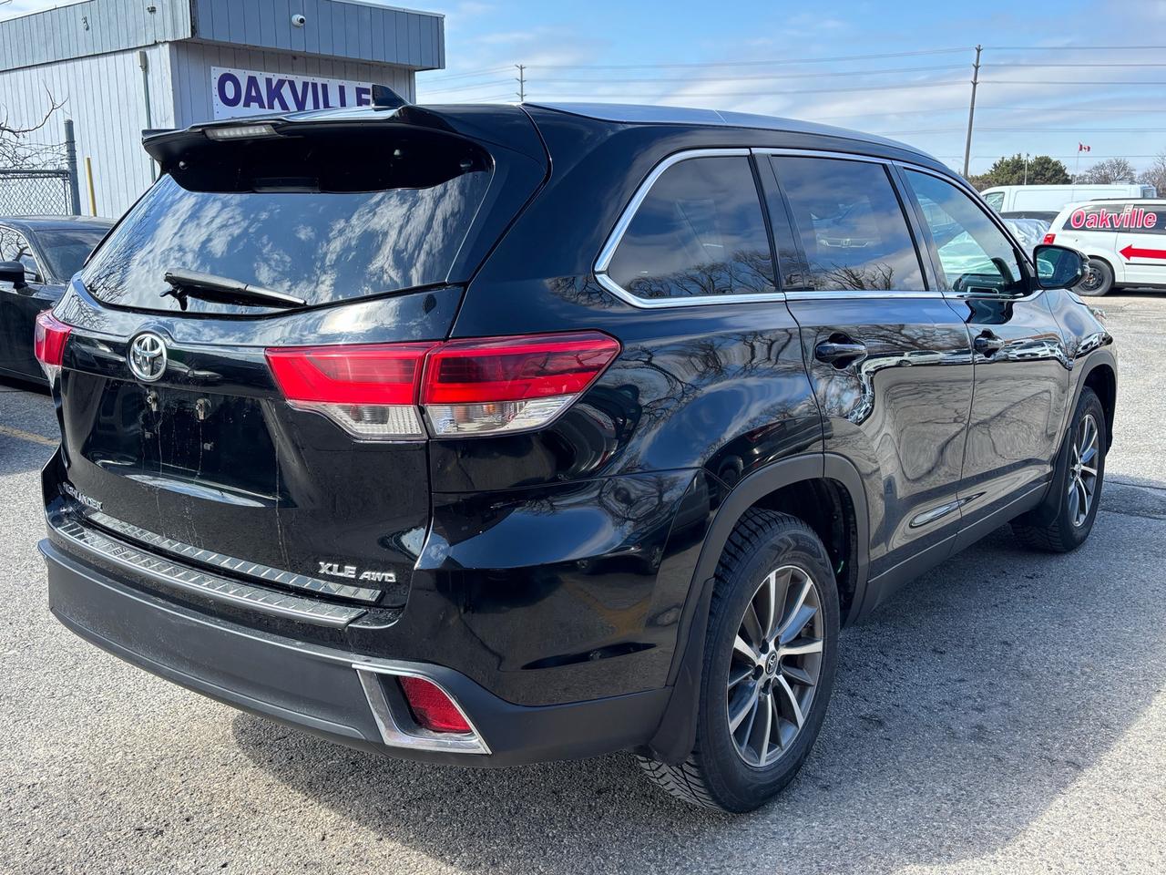 2019 Toyota Highlander AWD XLE, 8 Passenger, Navi, Photo