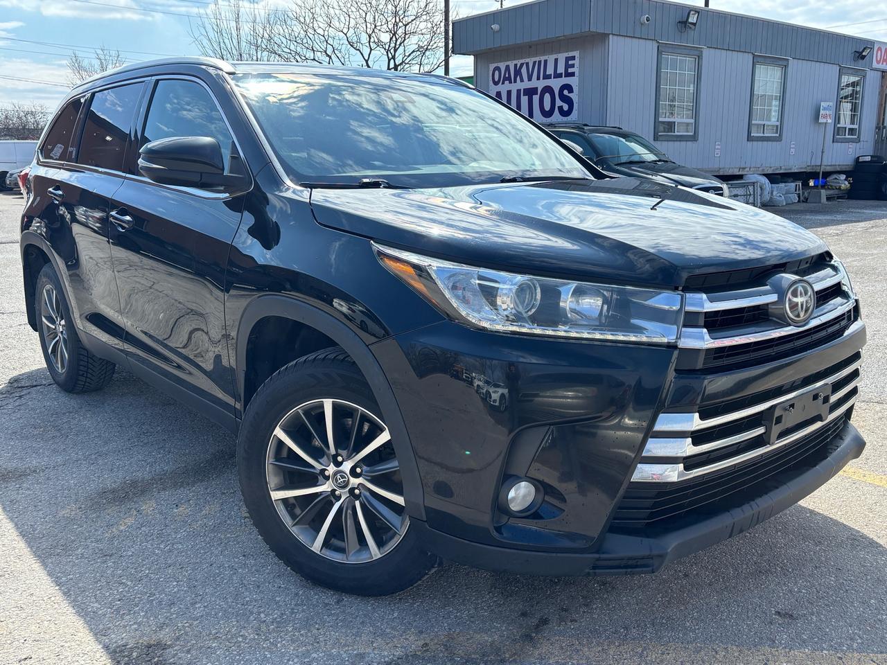 2019 Toyota Highlander AWD XLE, 8 Passenger, Navi, Photo