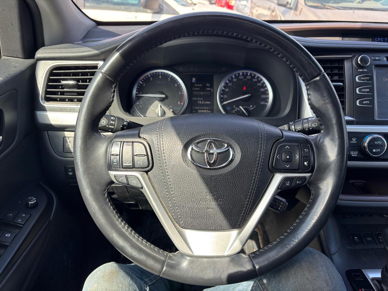 2019 Toyota Highlander AWD XLE, 8 Passenger, Navi, Photo