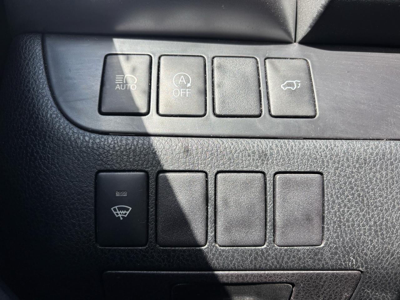 2019 Toyota Highlander AWD XLE, 8 Passenger, Navi, Photo