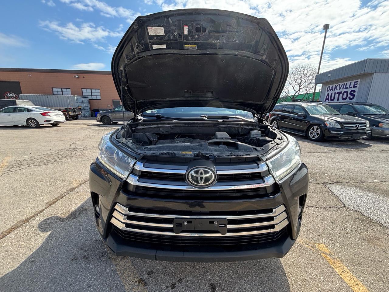 2019 Toyota Highlander AWD XLE, 8 Passenger, Navi, Photo