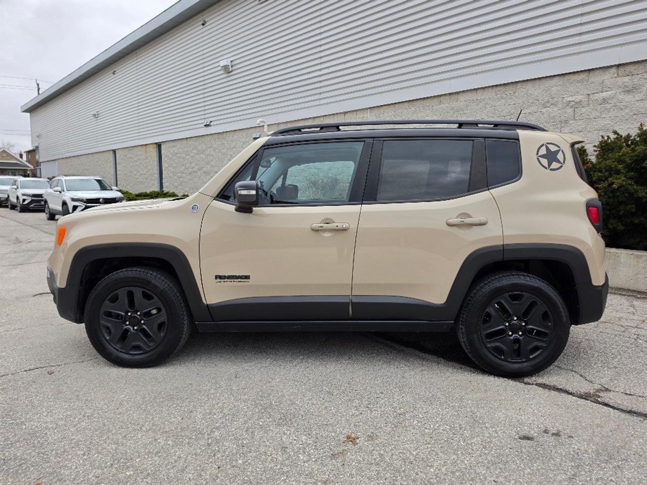 2017 Jeep Renegade 4WD DESERTHAWK TRAILHAWK-SKY ROOF Photo