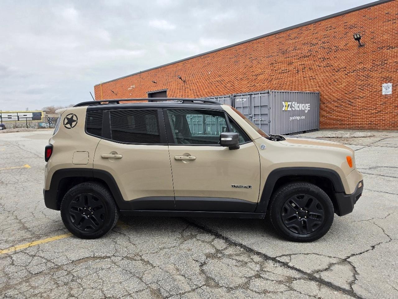 2017 Jeep Renegade 4WD DESERTHAWK TRAILHAWK-SKY ROOF Photo