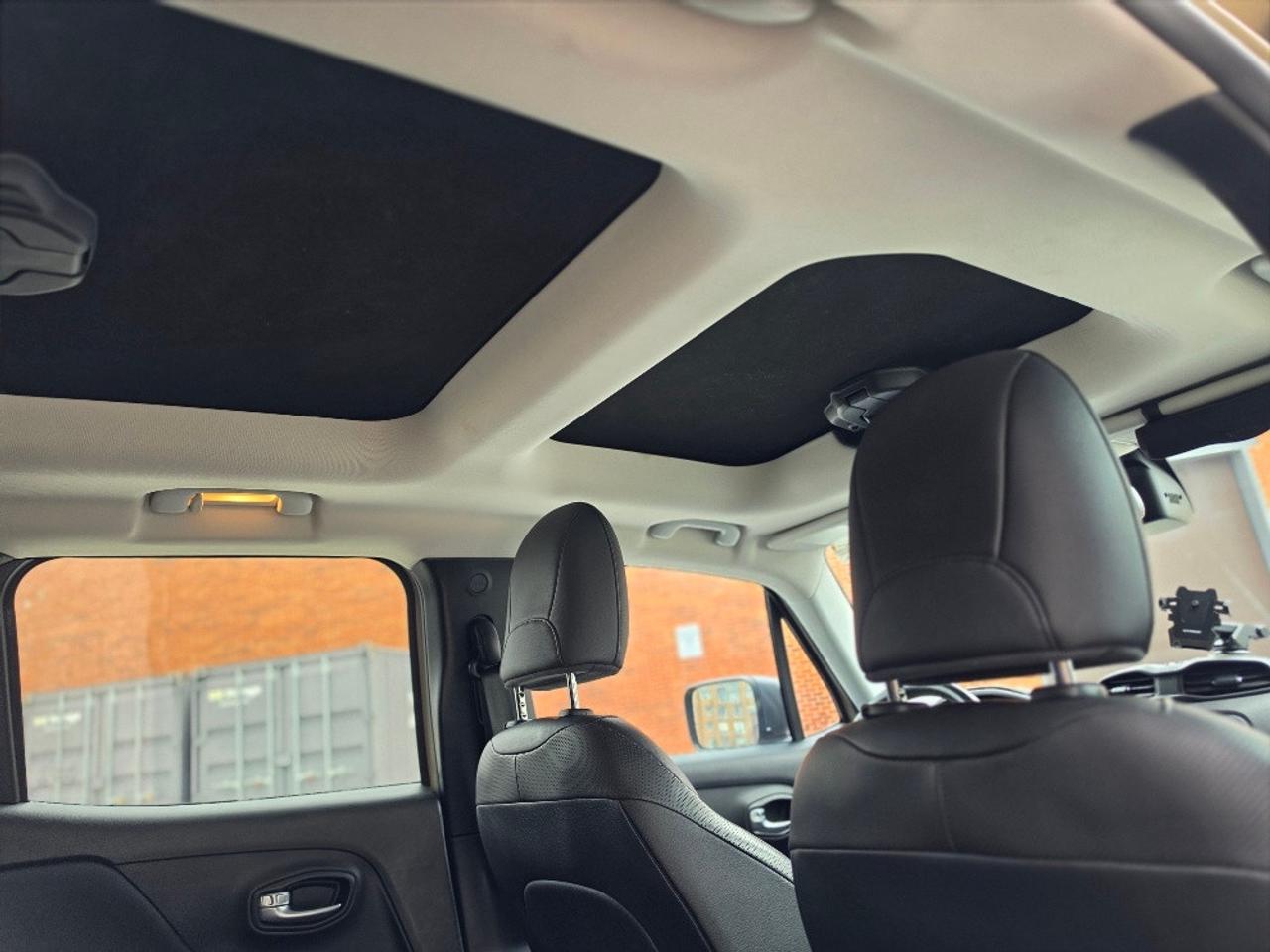 2017 Jeep Renegade 4WD DESERTHAWK TRAILHAWK-SKY ROOF Photo