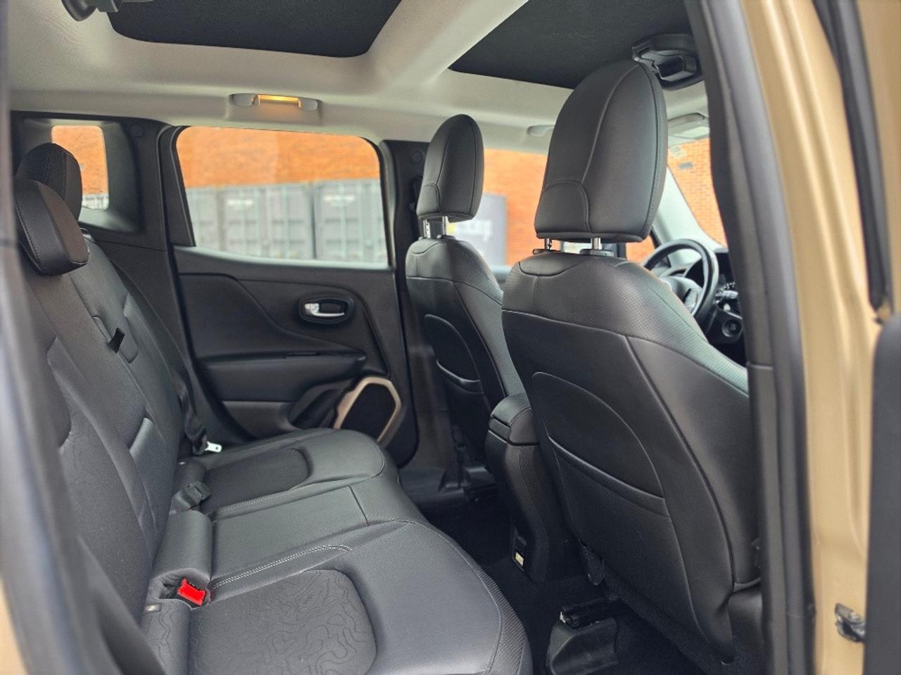 2017 Jeep Renegade 4WD DESERTHAWK TRAILHAWK-SKY ROOF Photo