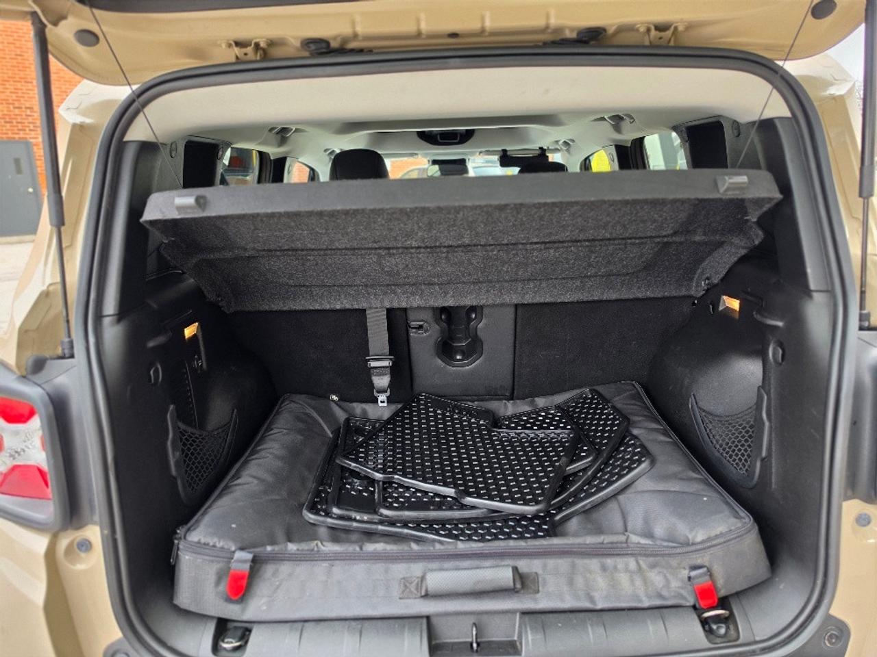 2017 Jeep Renegade 4WD DESERTHAWK TRAILHAWK-SKY ROOF Photo