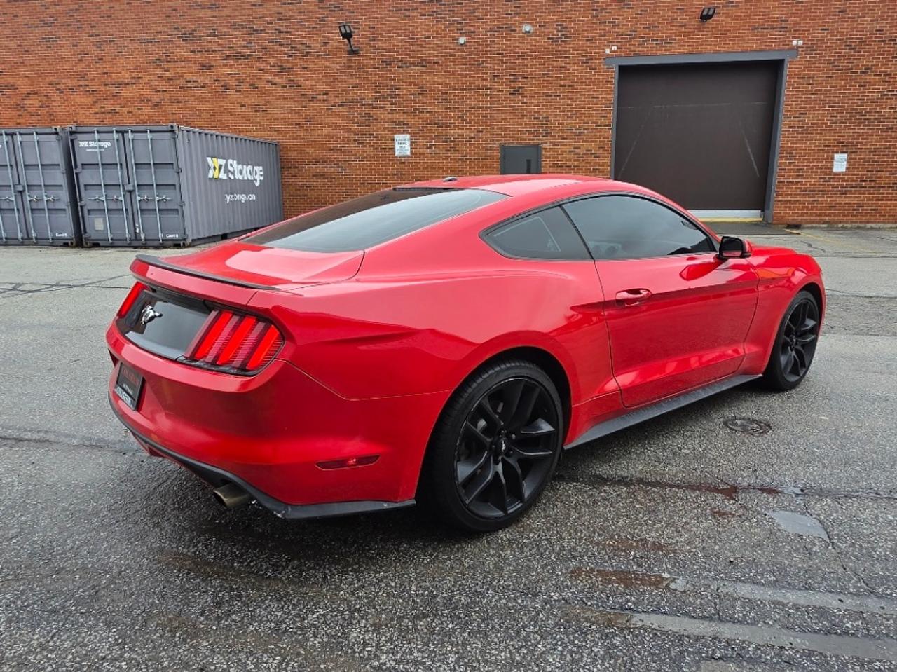 2016 Ford Mustang FASTBACK PREMIUM-AUTOMATIC-LEATHER-LOADED Photo