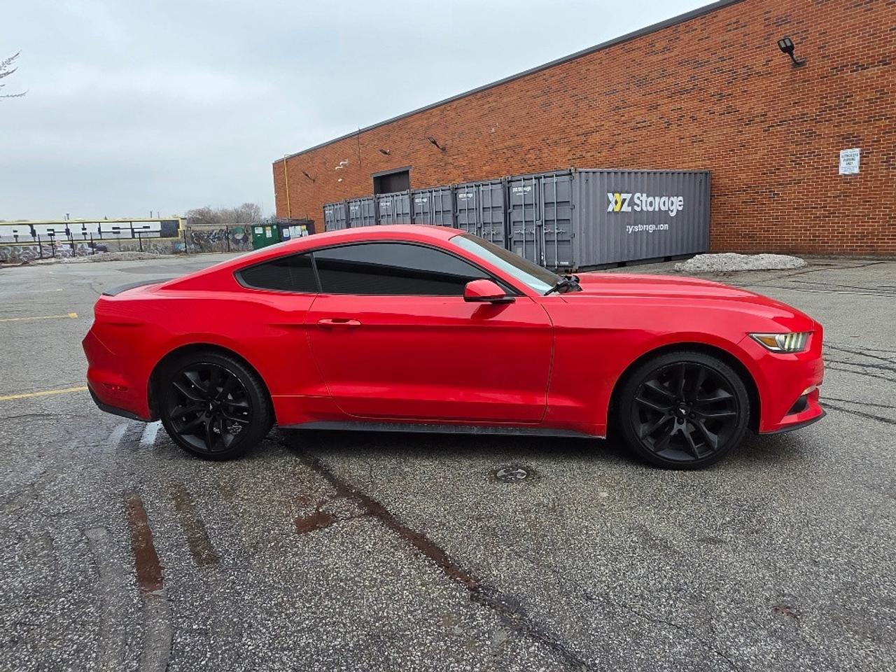 2016 Ford Mustang FASTBACK PREMIUM-AUTOMATIC-LEATHER-LOADED Photo
