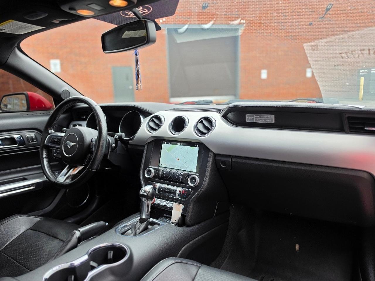 2016 Ford Mustang FASTBACK PREMIUM-AUTOMATIC-LEATHER-LOADED Photo