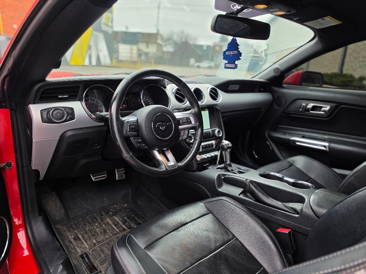 2016 Ford Mustang FASTBACK PREMIUM-AUTOMATIC-LEATHER-LOADED Photo