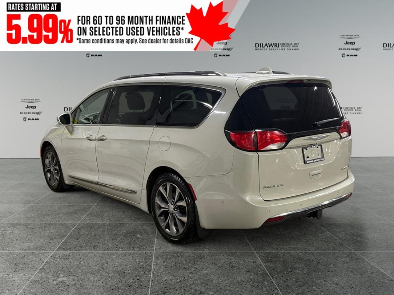 2017 Chrysler Pacifica 4dr Wgn Limited Photo2