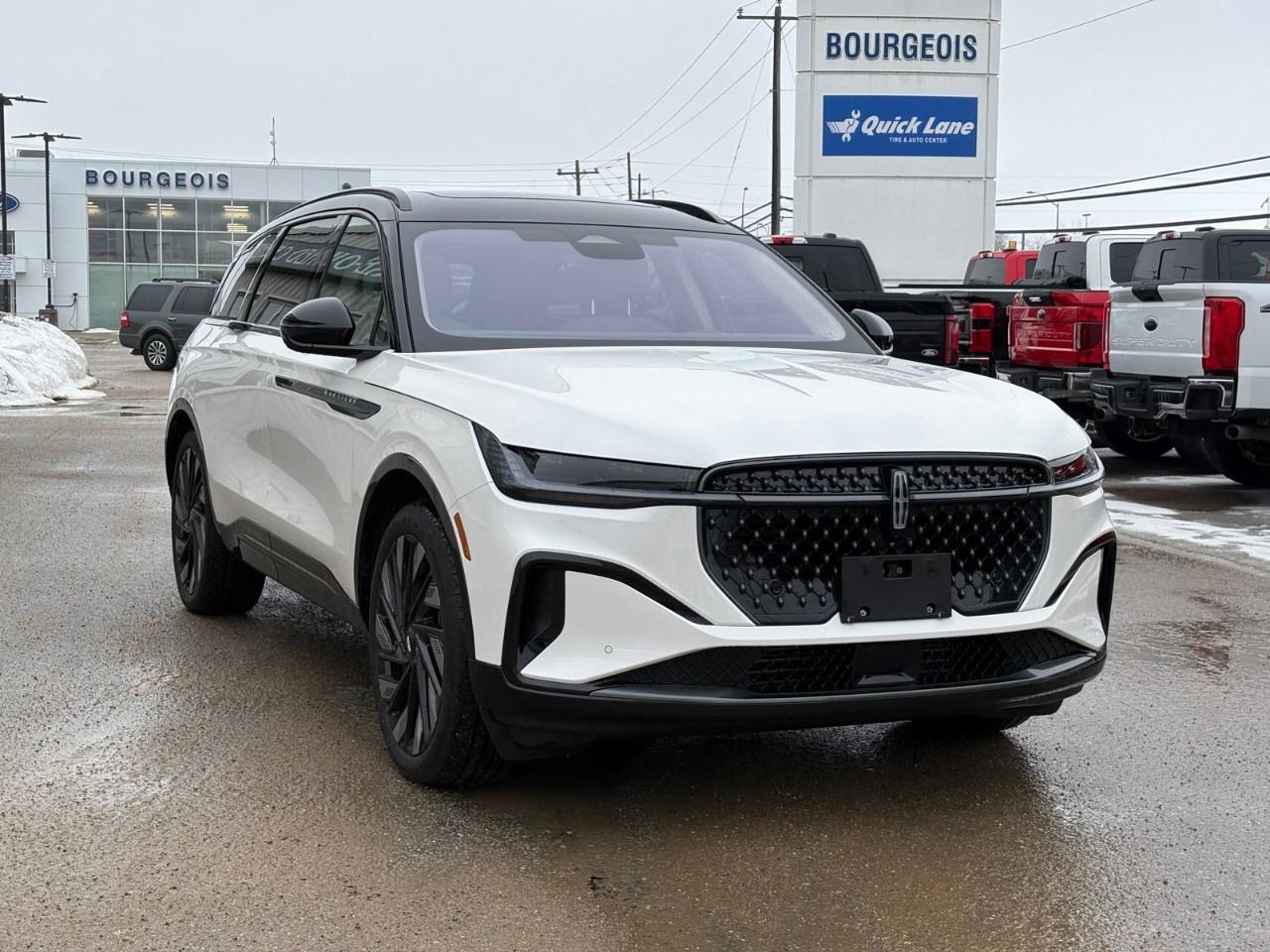 2025 Lincoln Nautilus Reserve AWD Photo3