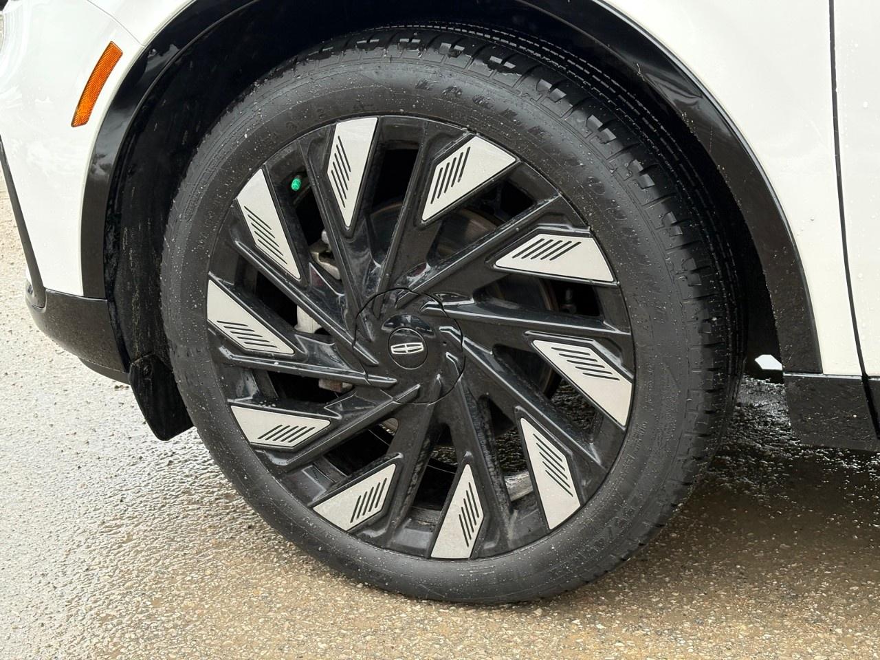 2025 Lincoln Nautilus Reserve AWD Photo