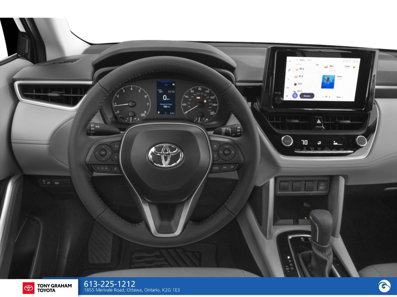 2025 Toyota Corolla Cross LE Photo