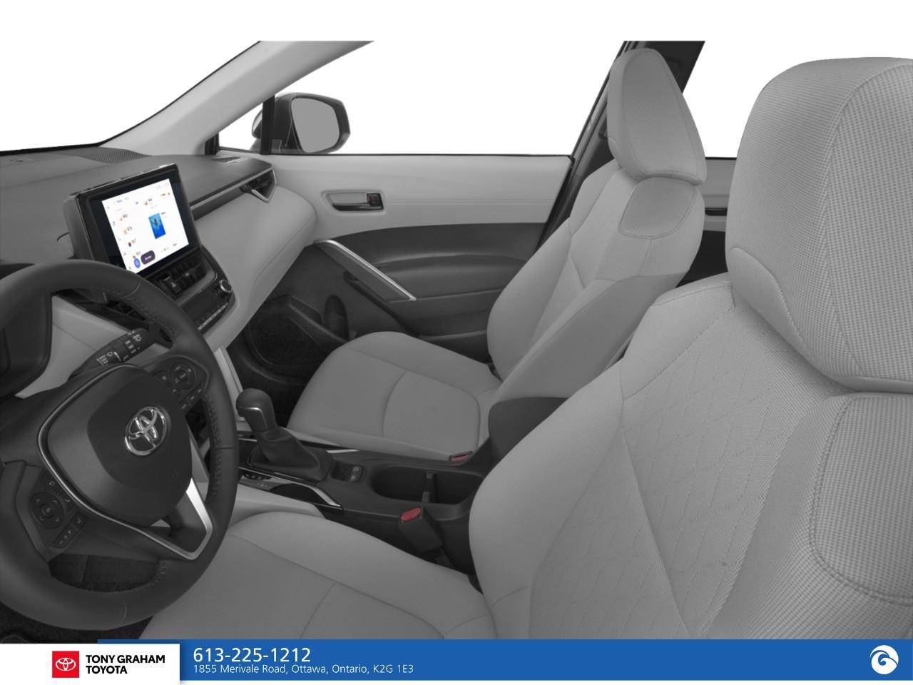 2025 Toyota Corolla Cross LE Photo