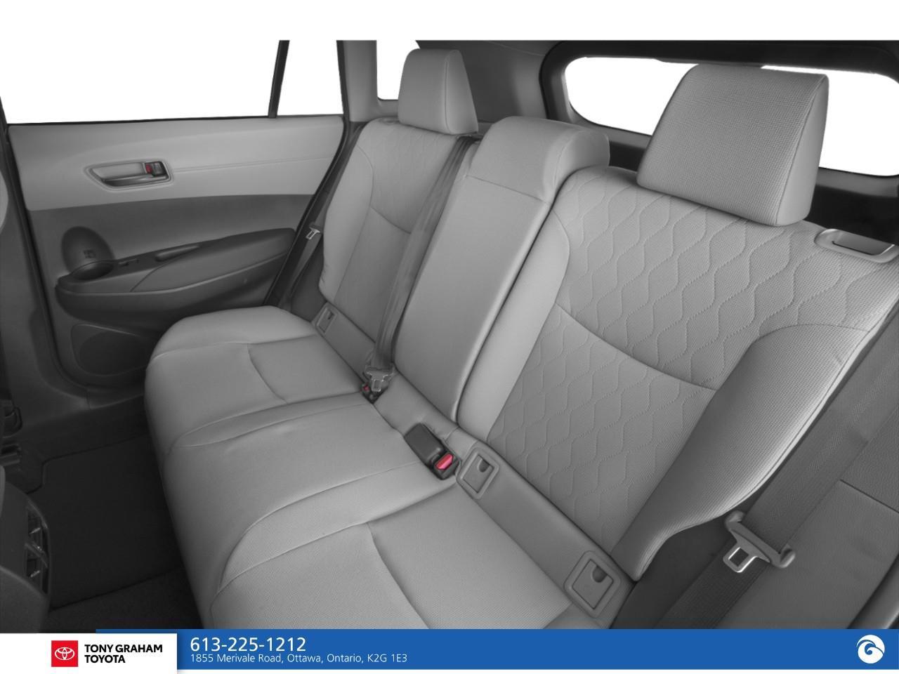 2025 Toyota Corolla Cross LE Photo