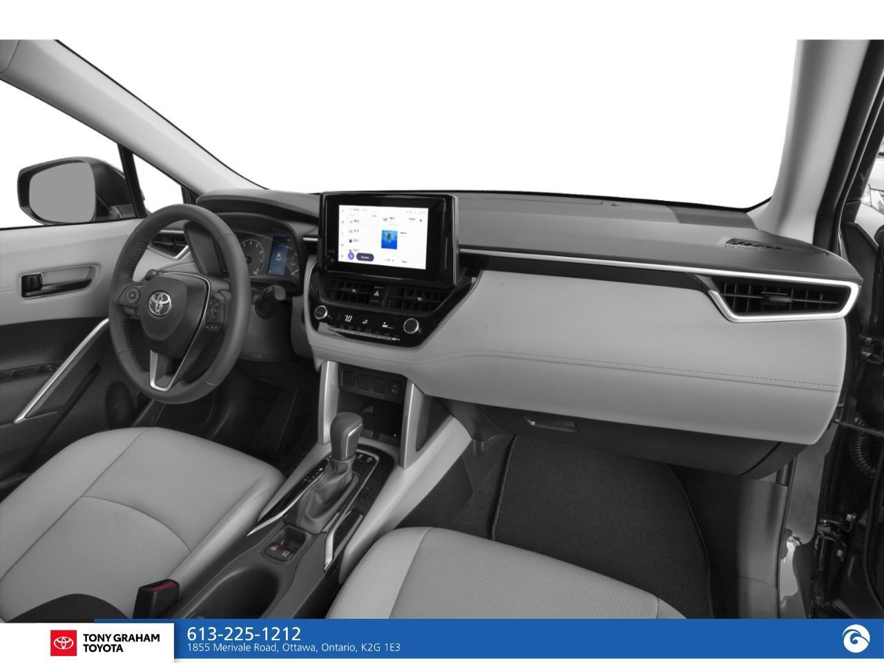 2025 Toyota Corolla Cross LE Photo