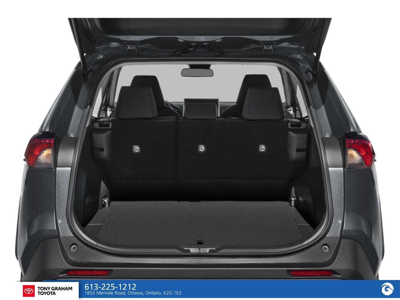 2025 Toyota RAV4 LE Photo