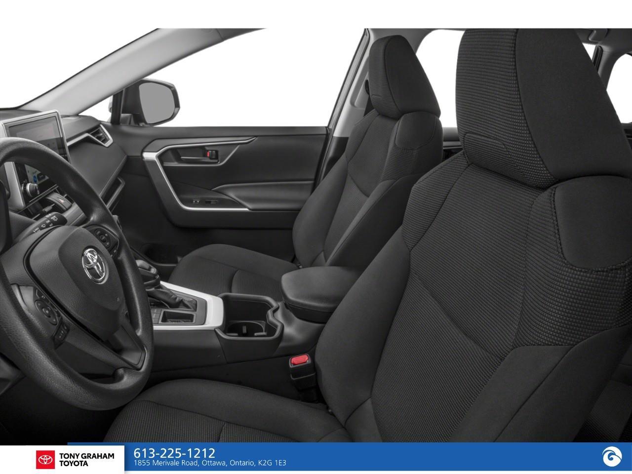 2025 Toyota RAV4 LE Photo