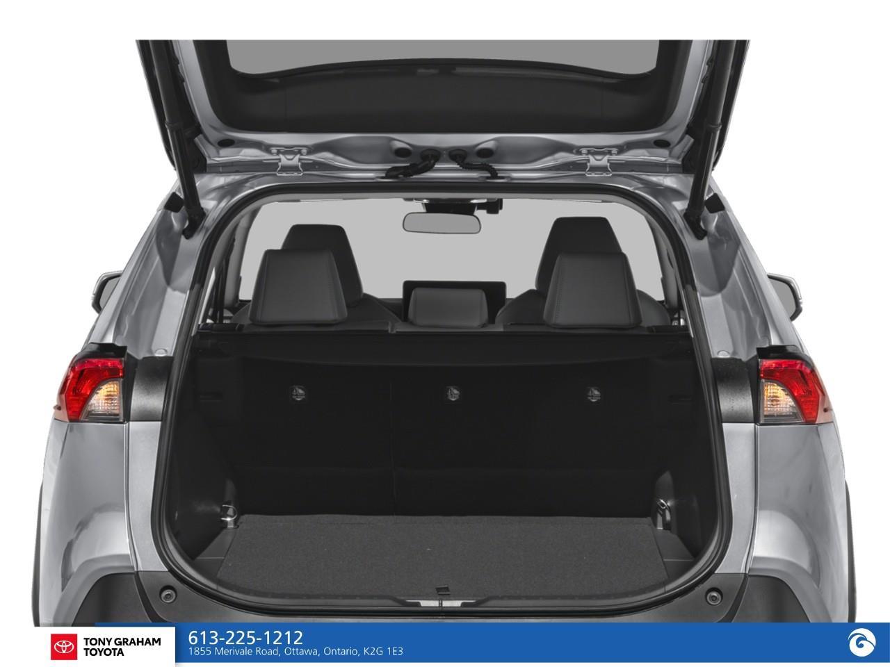 2025 Toyota RAV4 XLE Photo