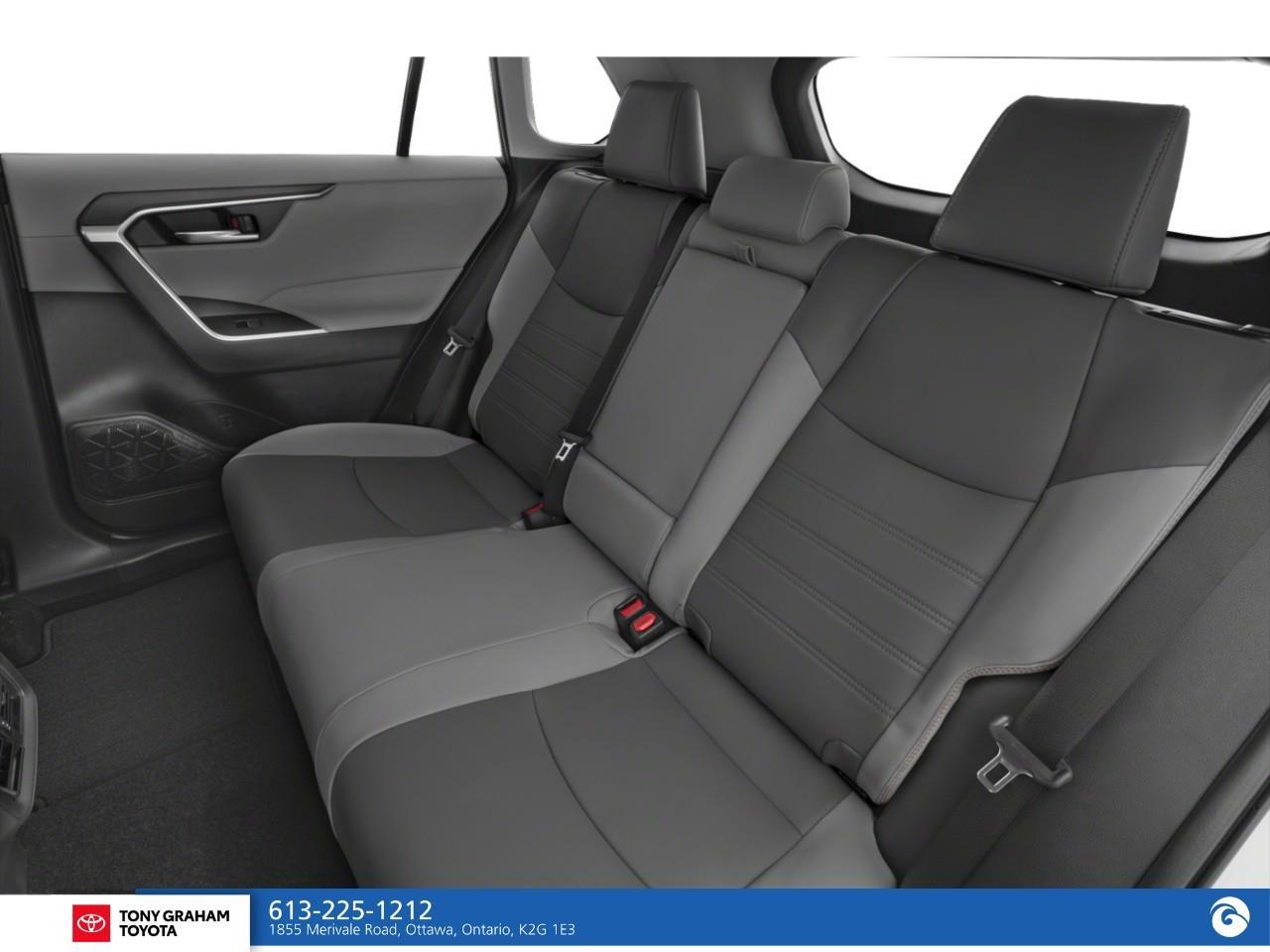 2025 Toyota RAV4 XLE Photo